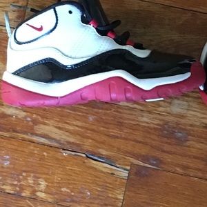 Boys Nike 9c sneakers